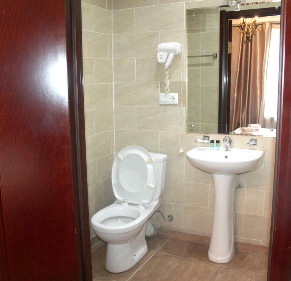 Vita Plaza Тбілісі Екстер'єр фото